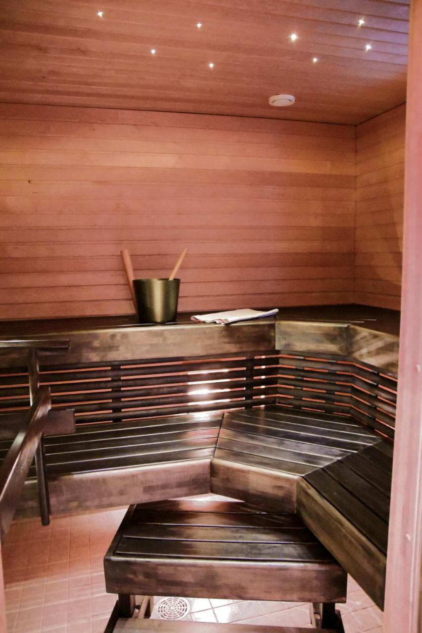 Hotel Hiisi Hill Jämsä Екстериор снимка